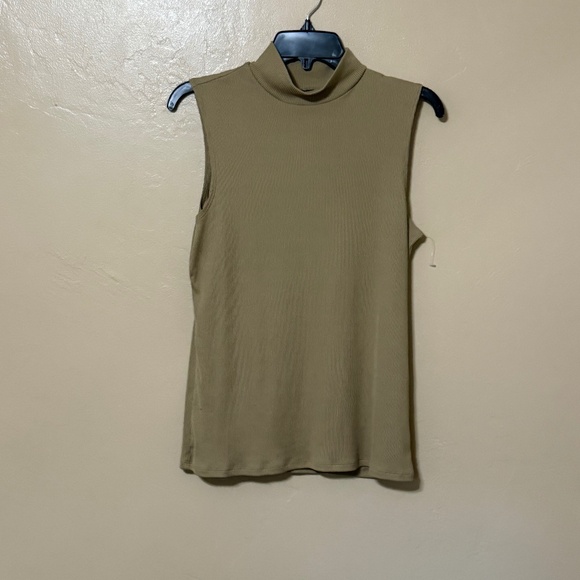 Sleeveless Turtle. Neck - Picture 1 of 3